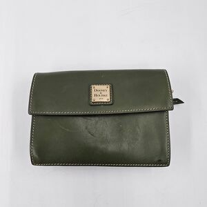 Dooney & Bourke Beacon East/West Flap